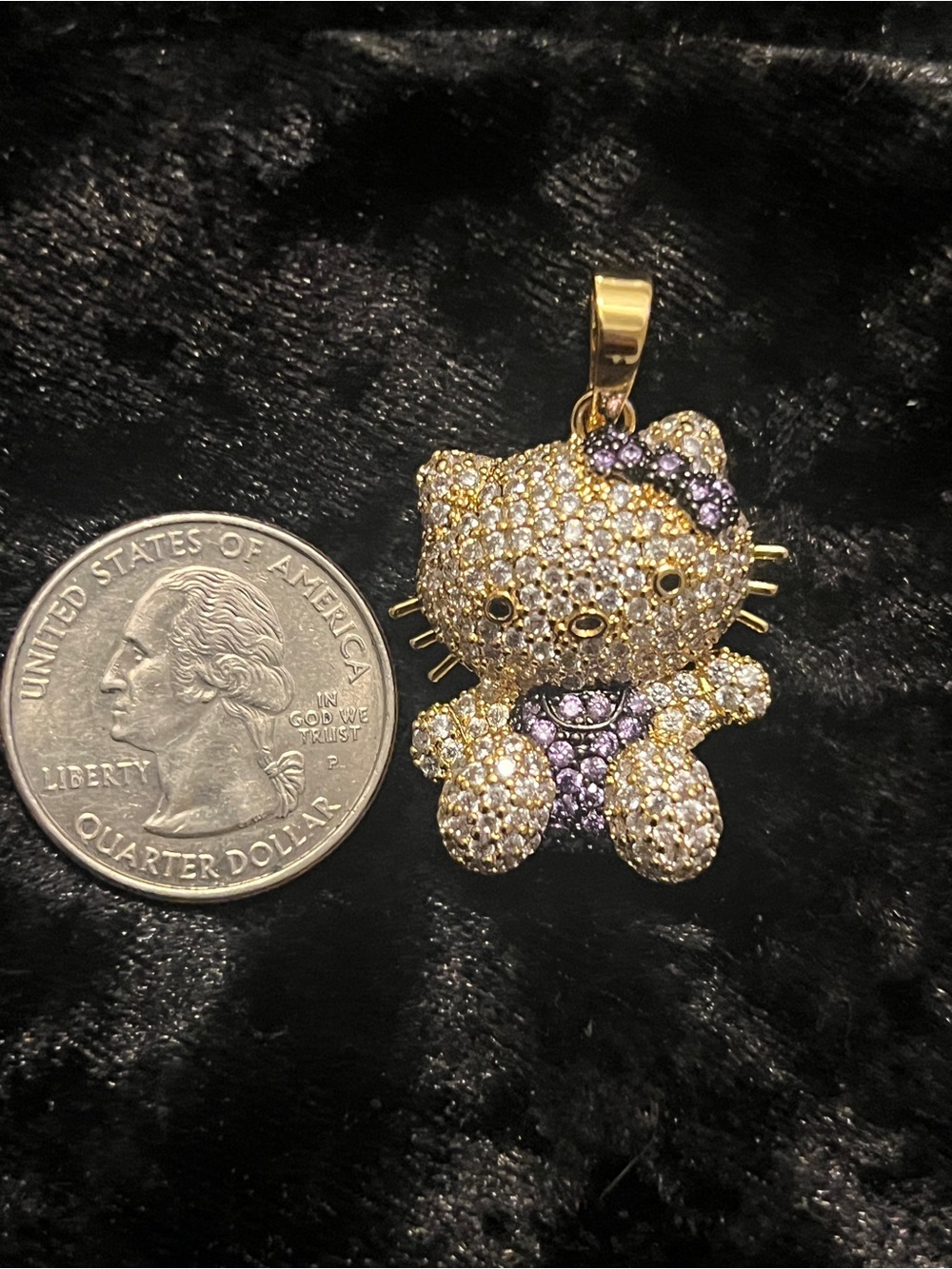 Hello Kitty Pendant - Picture 3 of 3